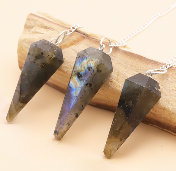 PENDULE HEXAGONAL LABRADORITE
