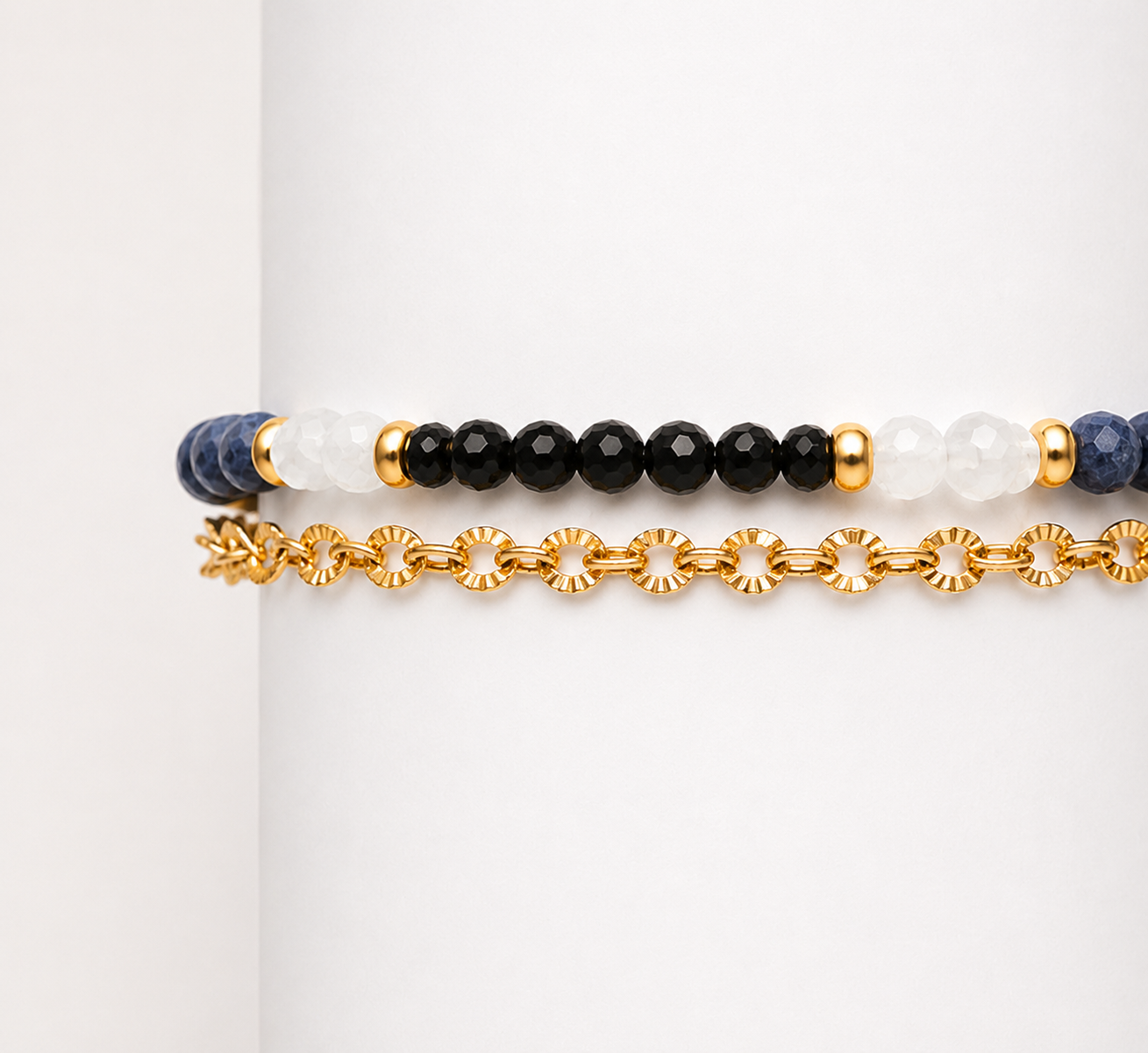 Bracelet doré – Lapis Lazuli, Spinelle noire & Cristal de roche