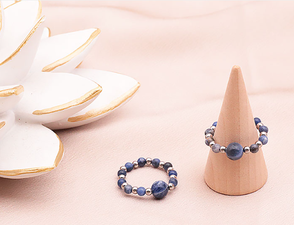 BAGUE ONDINE ARGENTÉE HÉMATITE, SODALITE